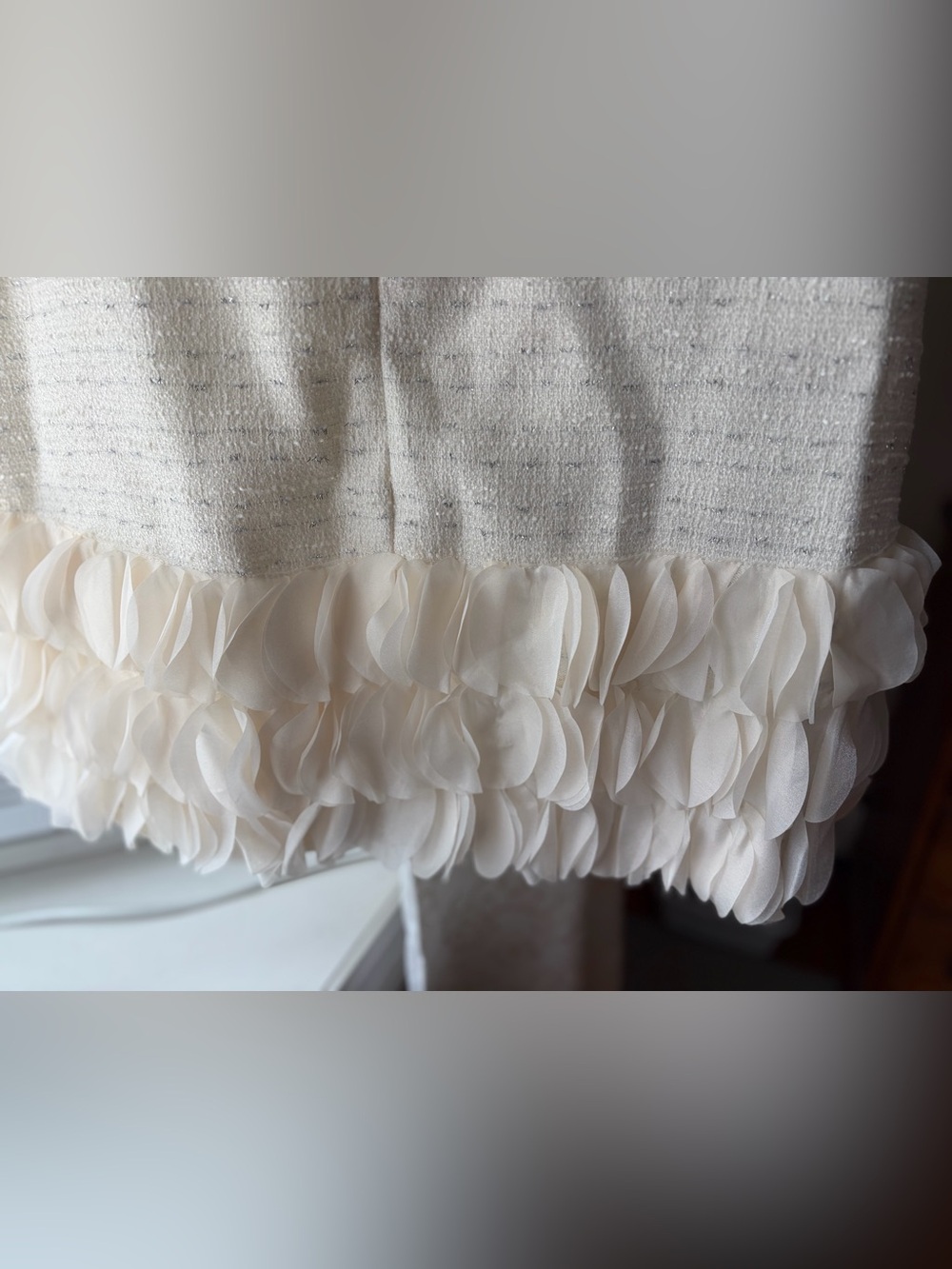Lalavon “The Tweed Dress” Sleeveless Ivory Mini Shift Dress 3D Petal Hem Sz L - Picture 6 of 7